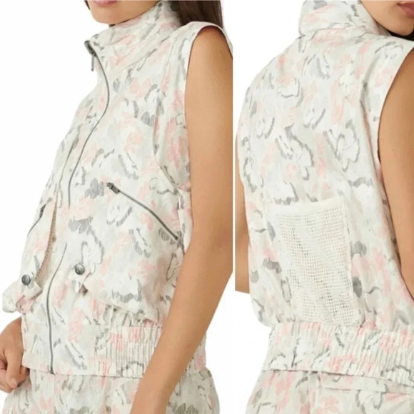 Free People FP MOVEMENT Off The Grid Printed Vest IVORY FLORAL small w/ hood - Picture 1 of 15
